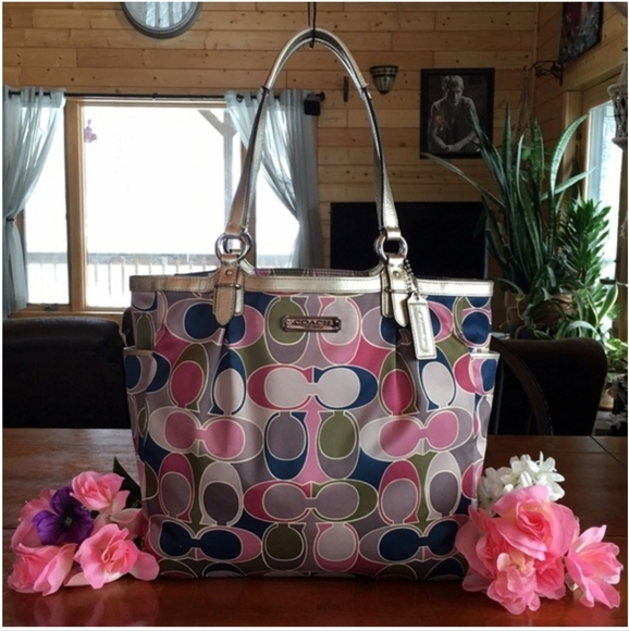 Coach Gallery Optic Tote EUC - Picture 3 of 9